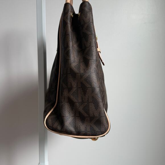 Michael Kors size M brown beige tote bag - Picture 11 of 13
